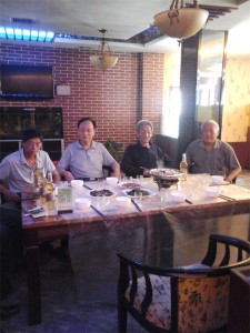 会长海鹏与凌云两叔父、美云